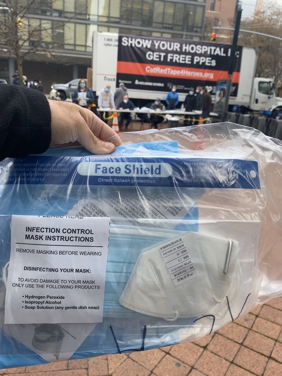 hpravder's tweet photo. Found this pop-up free #PPE distribution for healthcare workers outside Bellevue. Thank you @CutRedTape4Hero and @asrlaboratory for putting this together! We really appreciate it! https://t.co/jBRDDRfYvo