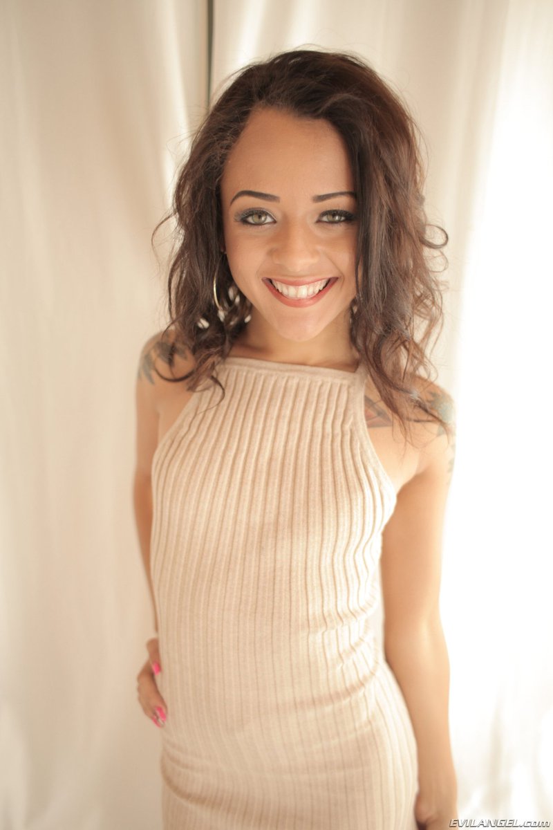 Holly Hendrix ™ 📍 L.A. 