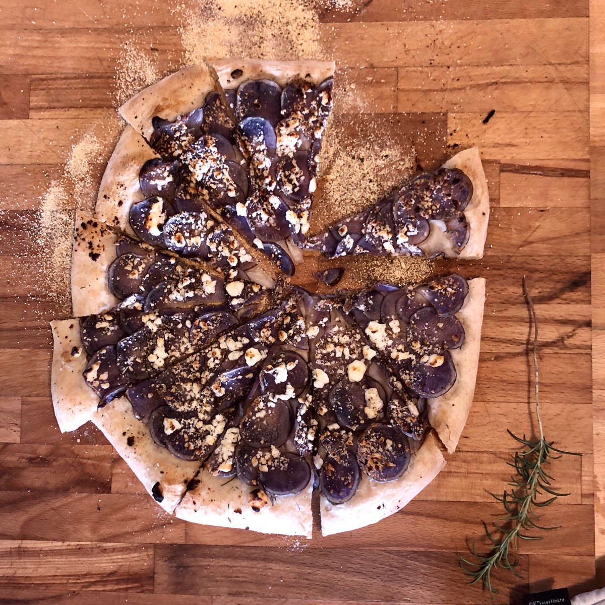 kaiser1125's tweet photo. Purple Potato and Rosemary Pizza by the wife. It is gu-ud. https://t.co/DbLu9O8FWv
