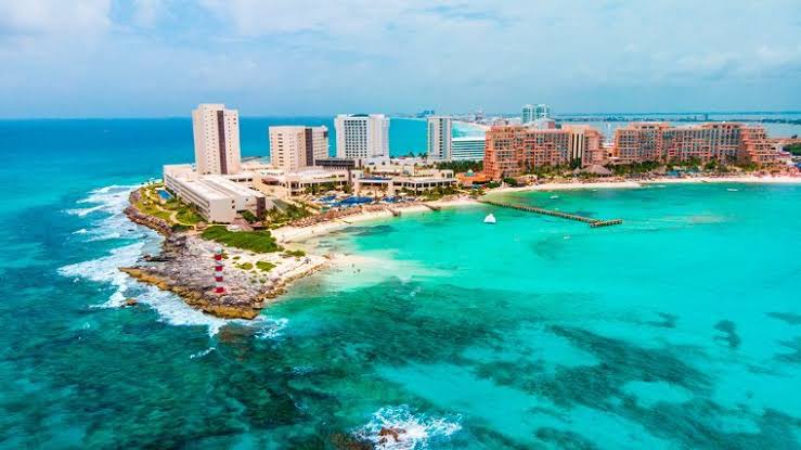 Maxima975Cancun's tweet photo. ¿Qué le dirías a tu Yo del pasado en su primer día en Cancún? Ya sea cuando llegaste o si naciste aquí. #Cancun50Aniversario
#YazAlAire #Disfruta #Atesora #Valora #ViveCancun https://t.co/i10VenDvDW