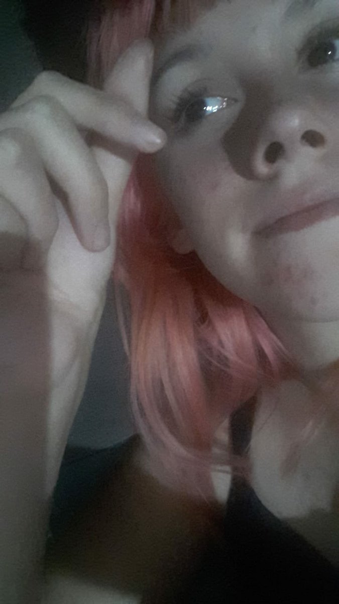 heartslynch's tweet photo. #SelfieForLua disfruten la dinamica mientras yo me muero @luawalker_ felicidades por los 100k otra vez y perdon x la cara de idiota https://t.co/HoQKR6lV98