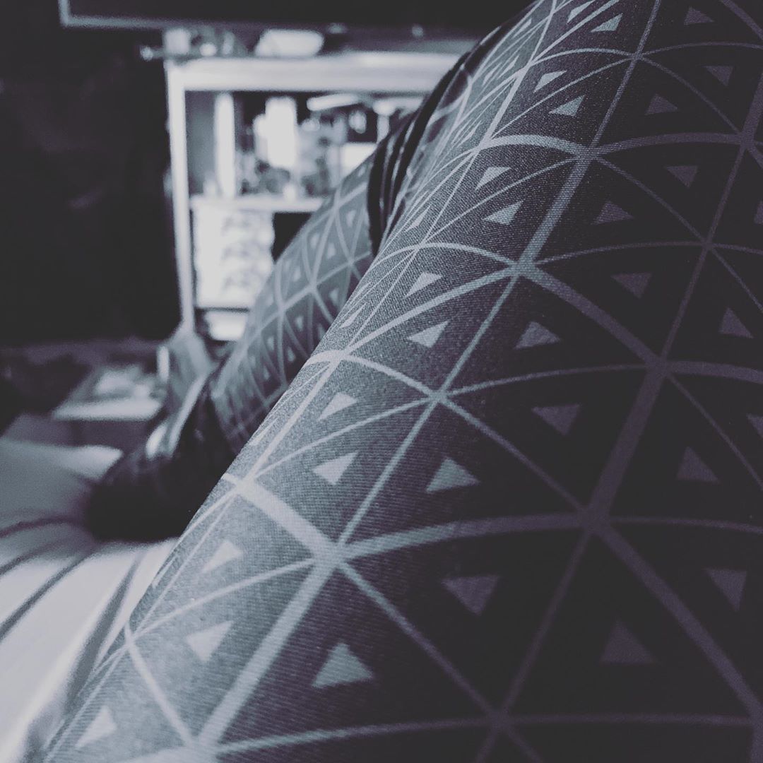 dustrial's tweet image. Check out them gams.
#selfie #compressionpants #tankerboots #triangle #hex