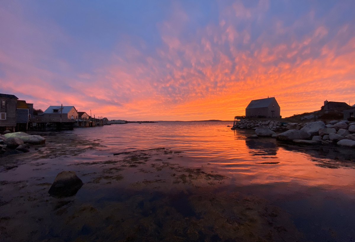tjhfx's tweet photo. Sunset tonight from Indian Harbour, Nova Scotia https://t.co/UMDWUJlxLX