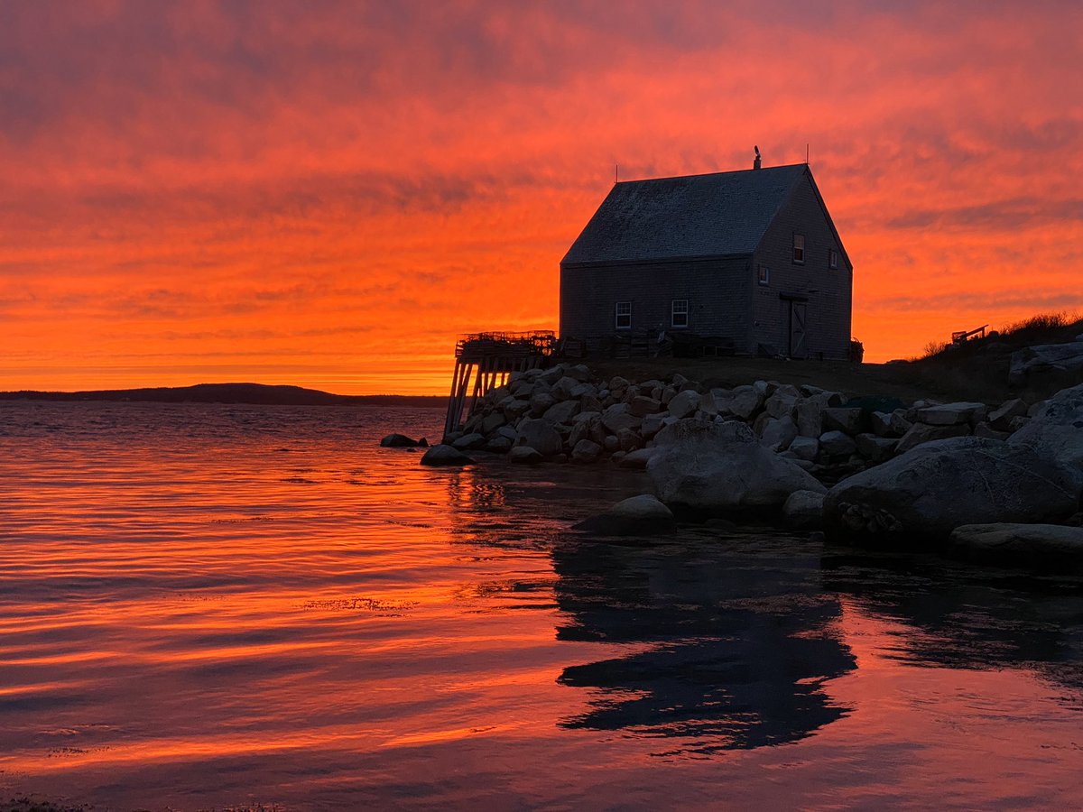 tjhfx's tweet photo. Sunset tonight from Indian Harbour, Nova Scotia https://t.co/UMDWUJlxLX