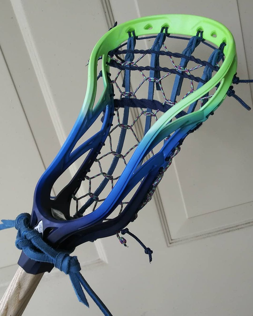 powelllacrosse's tweet photo. Day 6 winner! Big congrats to G.Ready.Lacrosse for his sweet Powell Pioneer II Attack head dye & string job. Love the colors and that the leathers match the dye. Nothing better than a well strung traditional pocket! 10 more winners to go!
#ExploreTheField
#DyeItStringIt https://t.co/vcVD17IhAT