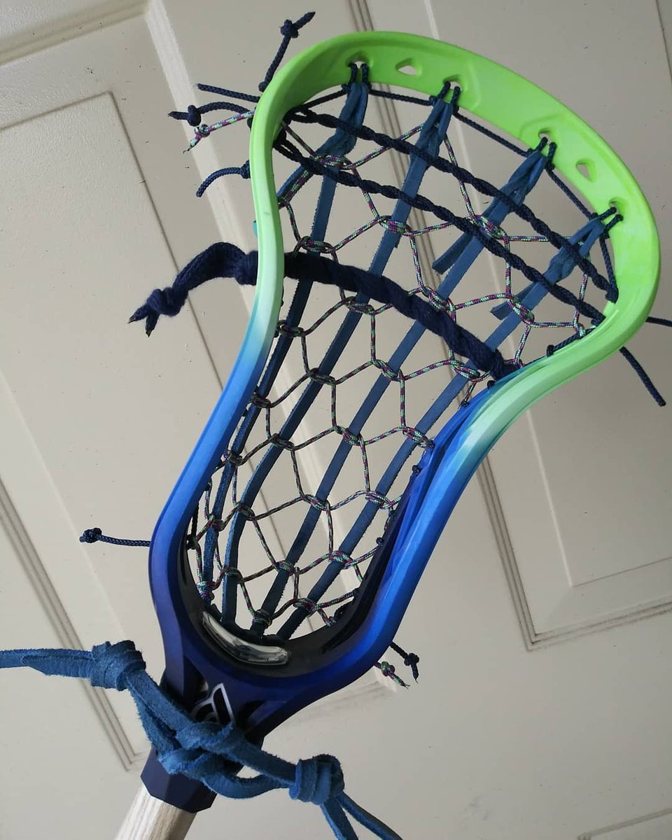 powelllacrosse's tweet photo. Day 6 winner! Big congrats to G.Ready.Lacrosse for his sweet Powell Pioneer II Attack head dye & string job. Love the colors and that the leathers match the dye. Nothing better than a well strung traditional pocket! 10 more winners to go!
#ExploreTheField
#DyeItStringIt https://t.co/vcVD17IhAT