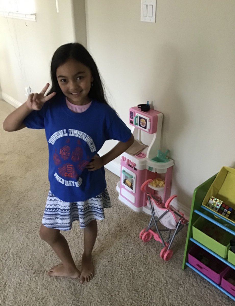 MissBBaez's tweet photo. @TownsellElem rocking our Townsell Spain gear! She says “school rocks” #townsellspiritweek https://t.co/zLm57X2kB1