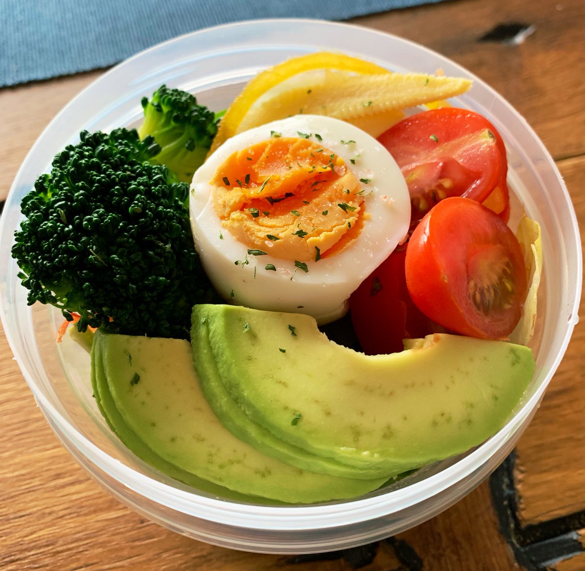 Okamrakam's tweet photo. Salad box Lunch for the day:) Sprinkle a pinch of dried parsley and salt and squeeze a piece of lime or lemon :) Simple is the best:) 
#Salad #Lunch #lunchbox #nonessentialworker #inpajamas #food #breakfast #egg #abocado #お昼ご飯 #英語勉強 #旅 #夏の旅行 #たぶんキャンセル 悲報 https://t.co/KwMqDAyExE