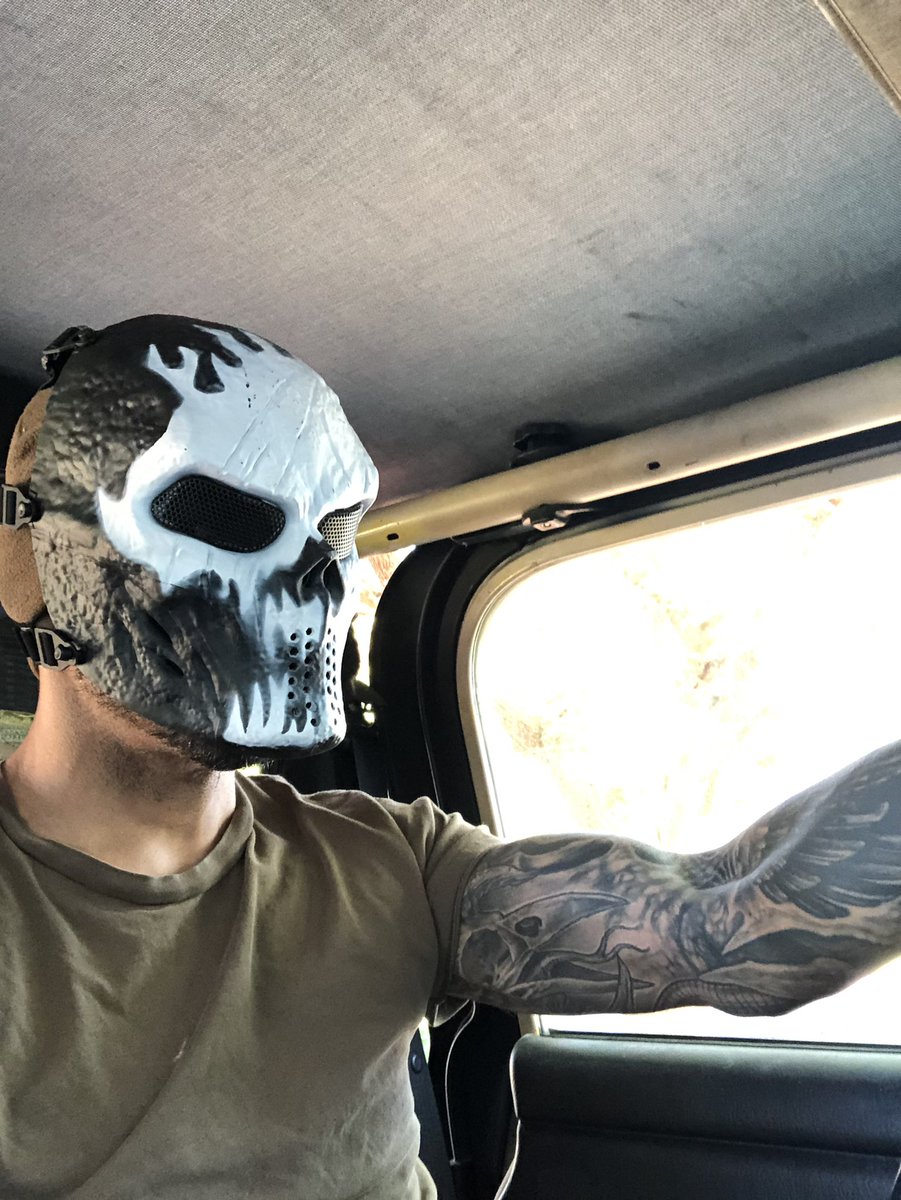MikeSeal77's tweet photo. CDC: we recommend everyone wears a mask and gloves if outside.    Me: https://t.co/m21ECUW3Br
