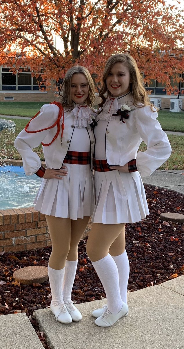 We love our Seniors ❤️ <a href="/kyliegrote02/">kylie grote</a> <a href="/abbyvetter/">abby</a>