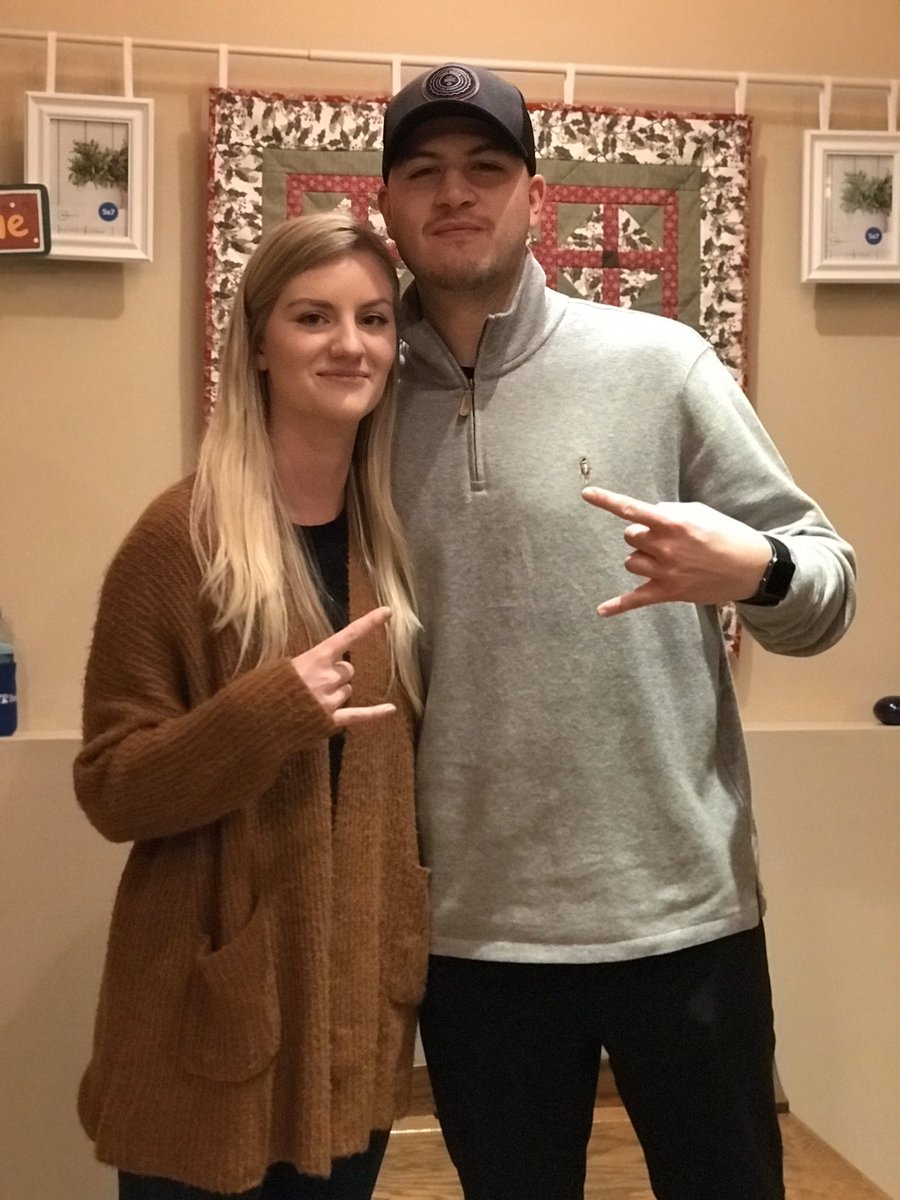 SPeters__'s tweet photo. Cake Day 🎂 S/O to @katiee_kelly 🎉🎉🎉 https://t.co/5KYj8MYFcg