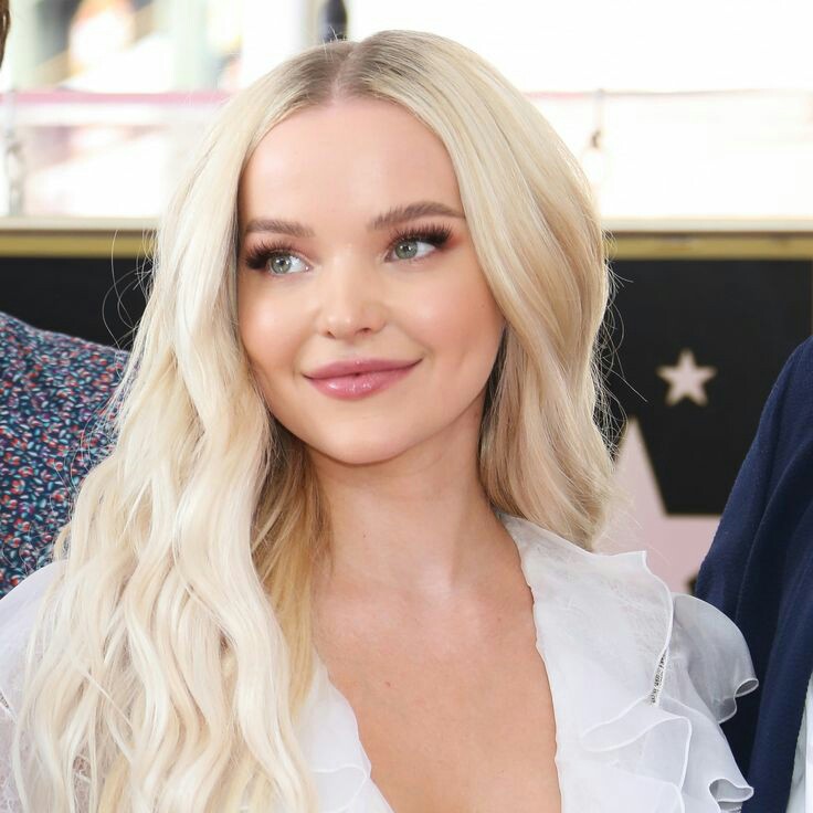 FAMOUS1367's tweet photo. #DoveCameron https://t.co/FABU2RtN6B