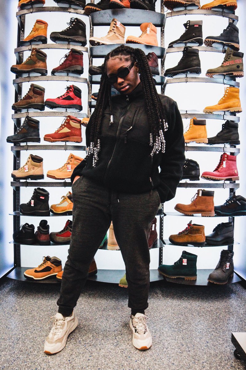 mpphotograpyy's tweet photo. #explorepage #explore #viral #model #streetmodel #artist  #hot97 #themvmtspace #defjam #power1051  everyone comment below @babyyg4thewin https://t.co/zfKA3eIs8u
