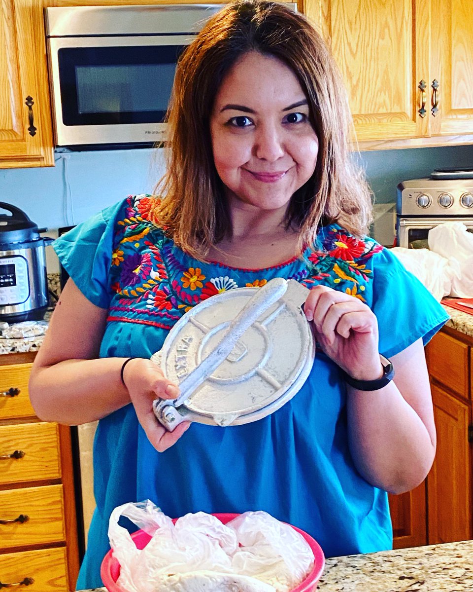 LorenaGasca5's tweet photo. I forgot how happy cooking makes me! On a much needed day off, I cooked! And cooked! #MotivationMonday @CCAS_NEIU @ChicagoGEARUP https://t.co/EiSrwzaGE1