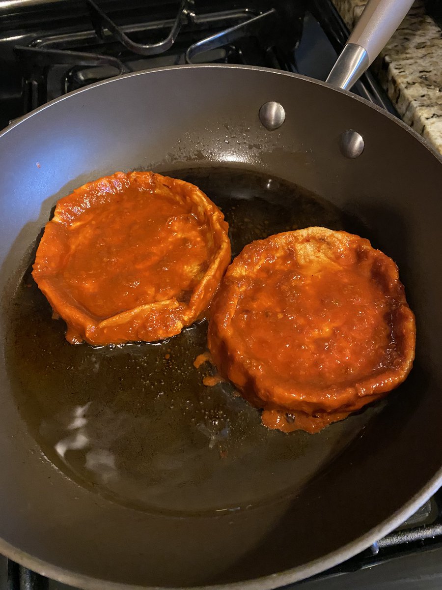 LorenaGasca5's tweet photo. I forgot how happy cooking makes me! On a much needed day off, I cooked! And cooked! #MotivationMonday @CCAS_NEIU @ChicagoGEARUP https://t.co/EiSrwzaGE1