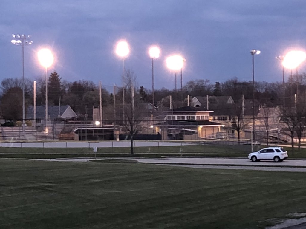 Bluestreakinfo's tweet photo. Thank you seniors for all of your hard work!!! Light up the night for the class of 2020! https://t.co/xaFixwv3WZ