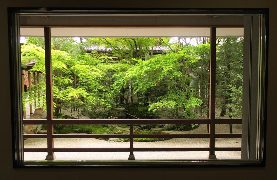 足立美術館 Sur Twitter 各所で木々が芽吹き 池庭前の坪庭ではモミジのみずみずしい若葉をご覧いただけます 当館ホームページでは 現在の 枯山水庭 の様子をライブカメラでご覧になれます ご自宅でお過ごしの皆様に やすらぎを感じていただけますように 足立