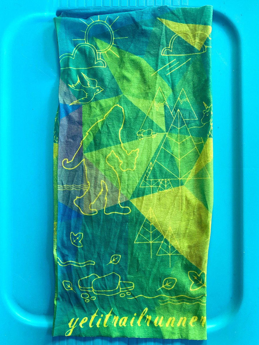 TriMeOn's tweet photo. Pulled out the box of smaller workout clothes. So happy I can fit into this again. #sobuff #yetitrailrunners #trailrunning @yeti_runners https://t.co/0A0U5PELAT