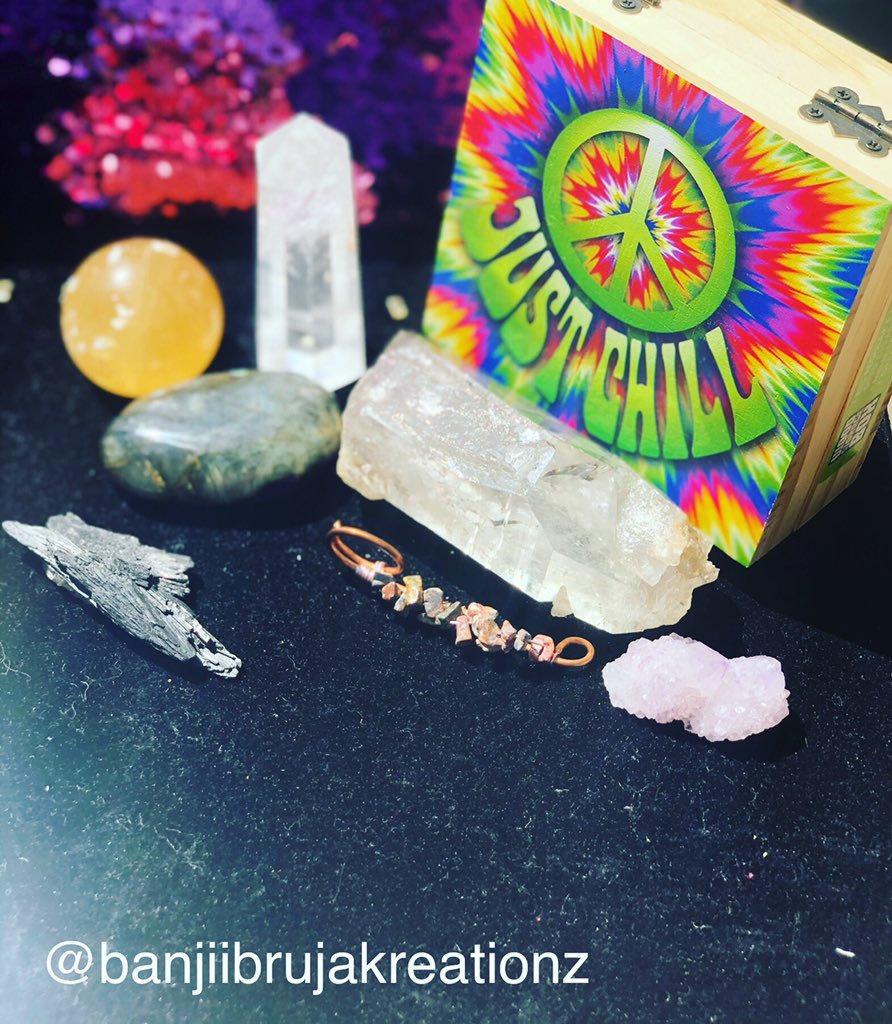 kween8infinity's tweet image. HAPPY 4/20 Smoke in Style and with intention!!! Get a smoke wand from me while supplies last! #smoky #smokewands #420community #420daily #420everyday #420girl #crystalshopping #gemstonerings #copperjewelry #beadedjewelry #beadwork #brujalife #brujasofinstagram #stonermemes
