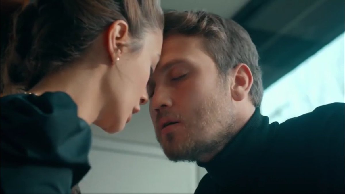 Efsun tried to convince y but he said despite those eyes no,Her eyes are his weakness but when it comes To Her security nothing can be more valuable,putting efsun in danger is the last thing yamac wants,his jealousy is due To His fear of risking Her life for him  #cukur  #EfYam ++