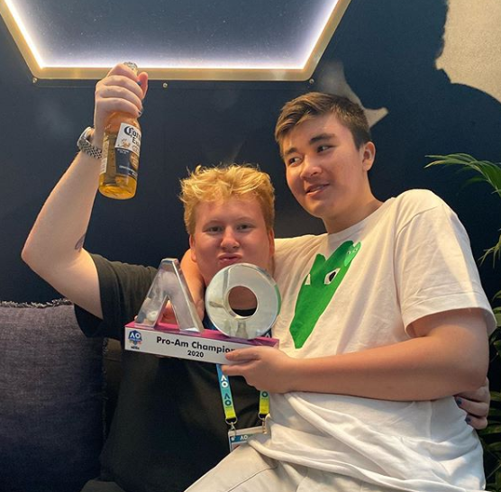 Enschway's tweet photo. Myself &amp; @KquidFN bout to win $1000 off @Lazarbeam &amp; @mrfreshasian in the Daily Duos Cup. 

Come watch this shit

https://t.co/gcdtbIPTVf
https://t.co/gcdtbIPTVf https://t.co/eXBSpYrEaZ