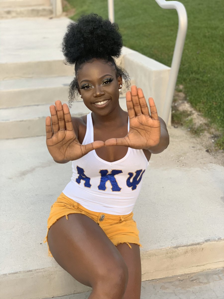 Sabethsa13's tweet photo. Happy Charters Day Broskis ππ
#AKPsi #NuChiChapter #NX #29 #WeMeanBusiness π©πΎβπΌ https://t.co/yIdWyBaq7u