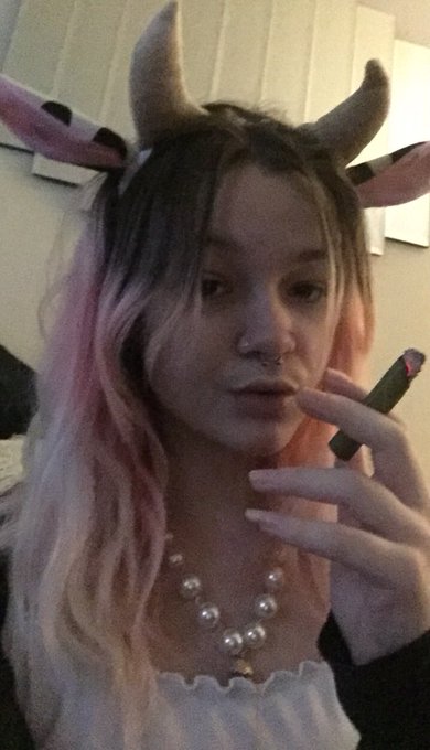 ✨Happy 420!✨ it&rsquo;s your hit 🖤 rt to puff puff pass 💨 https://t.co/ZjiAjKlR4T<a href="/tag/newprofilepic"class="tags"><span>#newprofilepic</span></a>