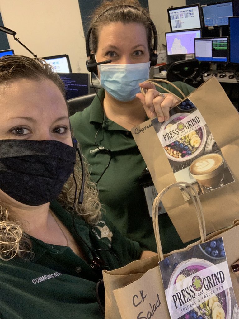 pressgrindcafe's tweet photo. Doing a late night run (well late for us) and feeding more First Responders @BrowardSherrif 911 Dispatch Ctr #heroesworkhere #feedingfirstresponders taking care of those who care for us is an honor - please donate ! #FortLauderdale #supportlocal https://t.co/SjFQb5ZqTK