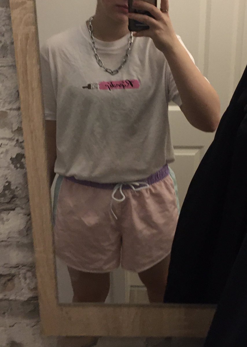 i was very drunk when i was wearing this i like the colors tho and thats floras pants so idk 7/10