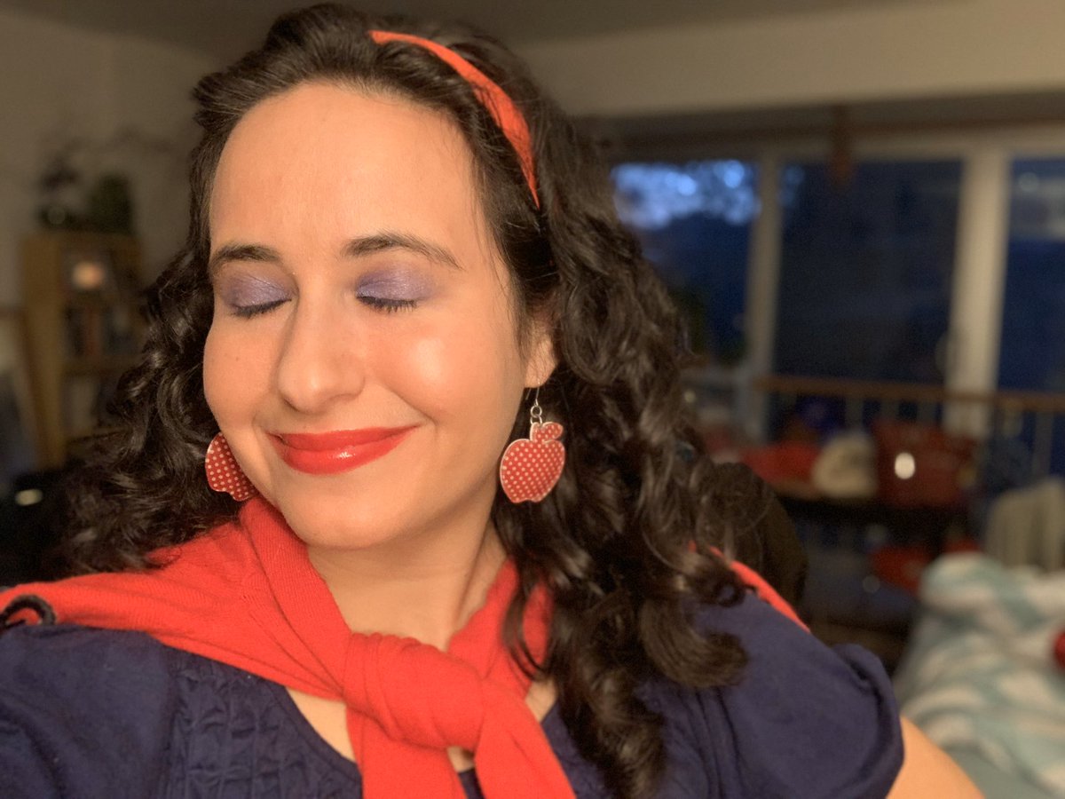 cheriemorte's tweet photo. My Florida girls &amp; I were supposed to be at Disney this weekend, so instead we surprised each other with #DapperDayAtHome outfits (*cough* a day late). Made Snow White out of what I had in my closet &amp; it was a lovely, charming end to an otherwise rough day. 😊🍎 #DisneyBound https://t.co/qzqhQNQ54V