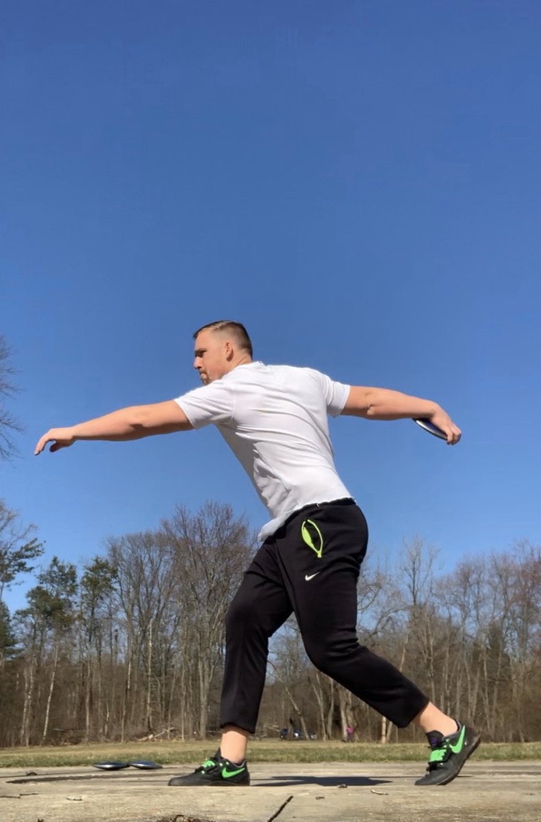 Xavier_XC_TF's tweet photo. Tomorrow at 7:00pm, @ConnThrowsCoach will detail how athletes of any sport can maximize their in-competition performance by focusing on their out-of-competition actions‼️

Please register by submitting the Google Form below! 👇🏼

#BodyByWarren
#XavierPride https://t.co/32HySnBmFF