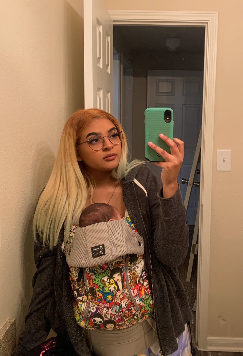 viviccaaa's tweet photo. she’s never not on me 🥺. https://t.co/vPnLtrsKN3