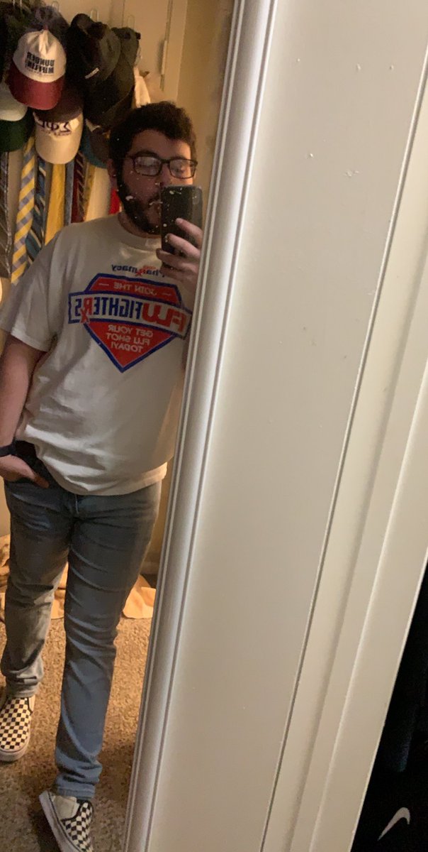 ramt21's tweet photo. Hi it’s me, your local HEB pharmacy partner taking selfies with a dirty mirror! Enjoy! https://t.co/2C5cOuXYqH