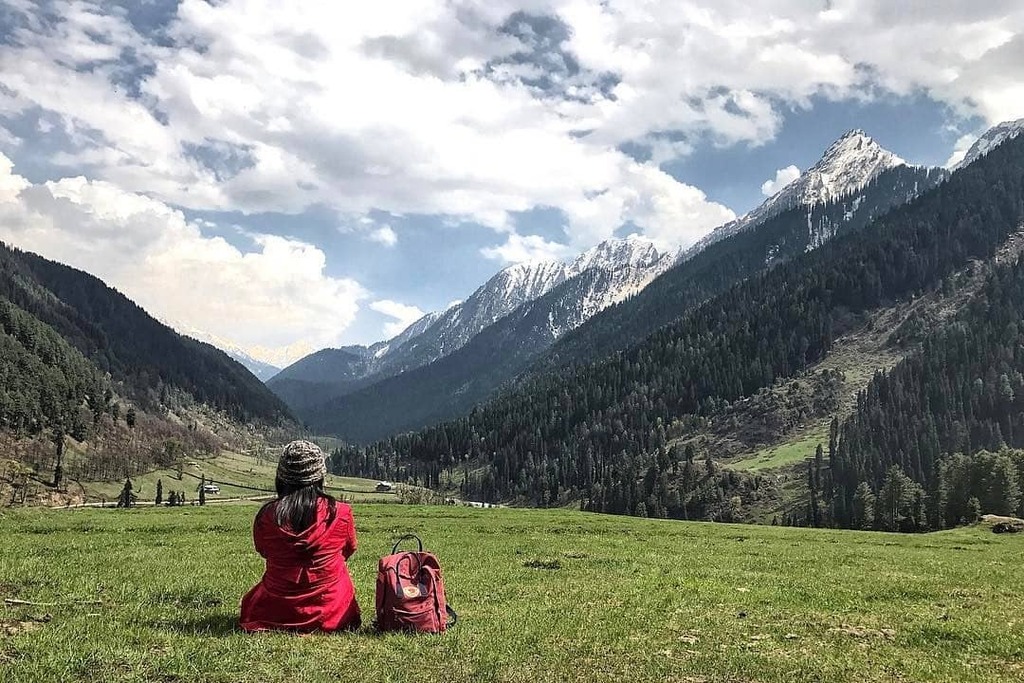 Why is Kashmir Known as "Paradise on Earth"?