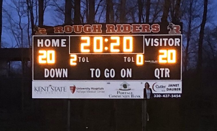 rriderathletics's tweet photo. What a special night as we lit up our stadiums to tip our hat to the outstanding senior class at Roosevelt High School. Thank you to all that drove by, flashed your lights or blew your horn in support. Class of 2020, we appreciate you! ❤️@KentSchools @OHSAASports #ohsaa https://t.co/ZFmovElaaG