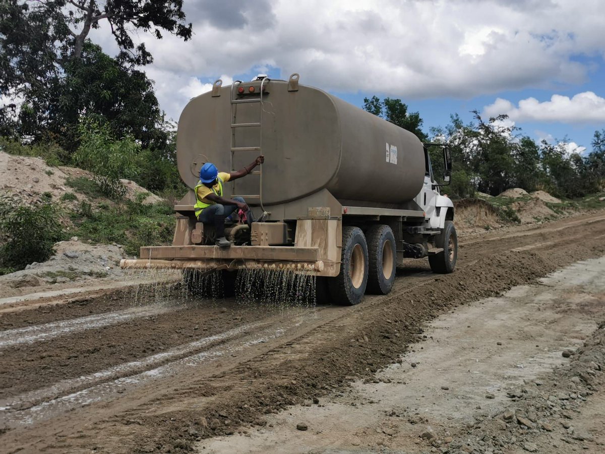 CypherEnv's tweet photo. Team Haiti hard at work outside Cap-Haïtien applying EarthZyme. Cypher Environmental's reach extends across the globe. We're working with Team Haiti to create better roads to safely transport goods and people.
#climateaction #earthfriendly #roadstabilization #greentech https://t.co/UenWwNjvvJ