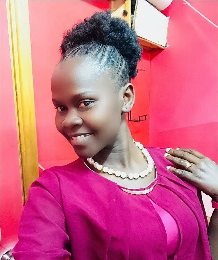Mulembe_FM's tweet photo. #TSIKHABIMUMABWIBWI
Eshiasia shie Inyanga; Yohana 1: 26. 
Omwoyo kwo Mundu uli Mushitsiimi, alanjirisinjia ari khukololosie tsiinjia tsiefwe. 
Omwami Yesu Yetsomibwe? Khu @Mulembe_FM  nende @grace_nelter. @VeroveshVero https://t.co/UJEFmb44ub