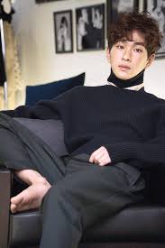 SHINee responding to "can you buy me pads" text — a thread...Jinki