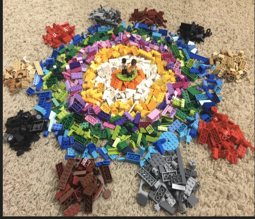 EvansArtHouse's tweet image. Amazing Mandalas were submitted this week for our Art Challenge! I’m so proud Tiger Artists! @SaraMeyer7ut @wellstigers @GrundlerArt #pisdcreatesart