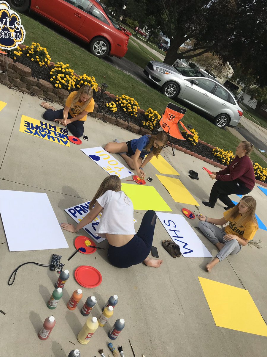 a_bby_r's tweet photo. gonna miss senior year, but especially @TheNationWHS 💛💙 https://t.co/ExT5oFWF1Y