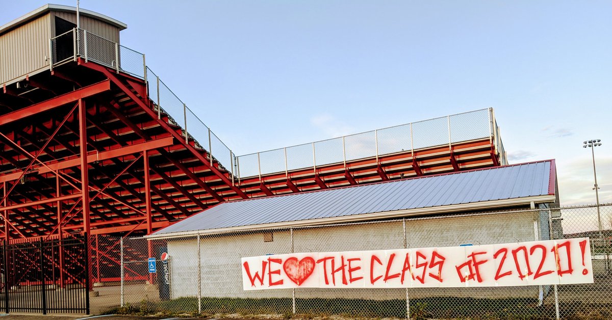 Well I put something together last minute!  I would of filled the whole fence if could for this Class!  I know we are missing the home stretch, but I had a chance to spend 4 years with this amazing class!  Proud to of been your Art Teacher ❤️. - Gio