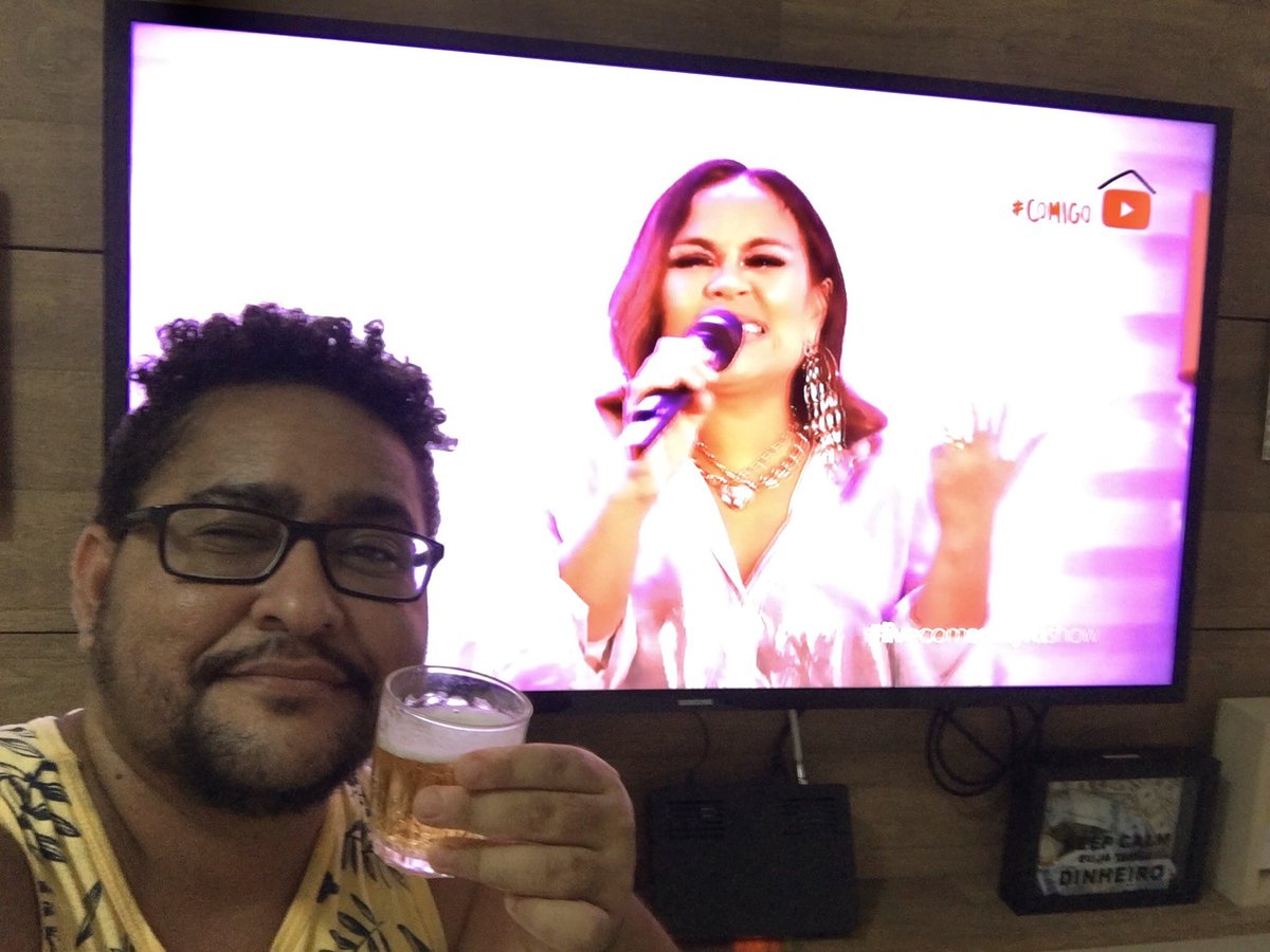 tarsoteles's tweet photo. @SamyraShow #livecomsamyrashow #diferentona #topdelinha Aracaju ligado https://t.co/6xlH6S9dOX
