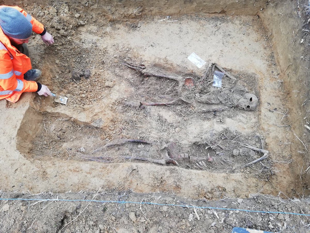 GDDKiA_Lublin's tweet photo. W ostatnim czasie badacze dokonali kilku odkryć archeologicznych na budowie drogi #S19. Szczegóły: https://t.co/TO6JbJ7c8e https://t.co/DD41EKsGt8