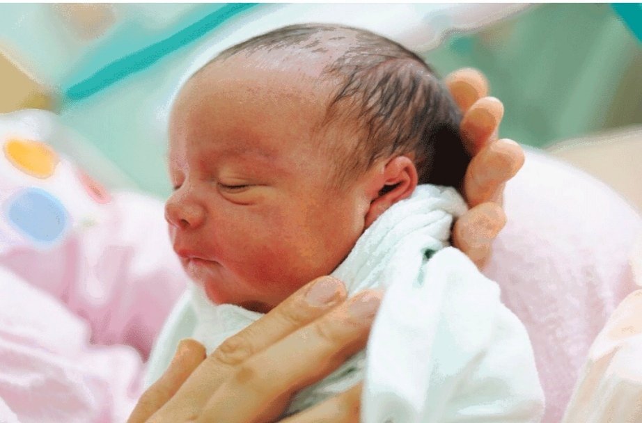 Birth to 1 m. Uses reflexes such as sucking swallowing, startle. At 1 m begins to vocalise mostly saying vowels.At 2 m smiles at the sound of familiar voices and follows you with their eyes around the room.