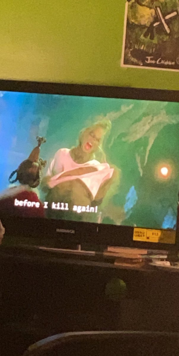 Who let this man on set. Who let the lighting team use so much green???Wow we really let this movie become part of old zoomers lifeblood huh?   #grinchmasinapril