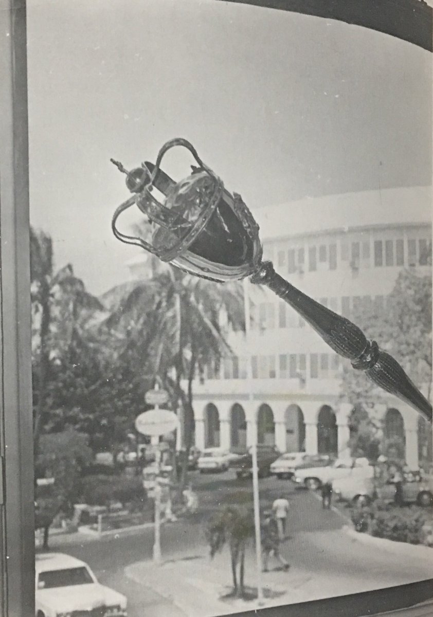 After Pindling& #39;s speech, with multiple extensions I might add, he shouted "...the authority on this island belongs to the people." Then Pindling pitched the mace out the window, once this happened Milo threw the hourglass to follow it.
