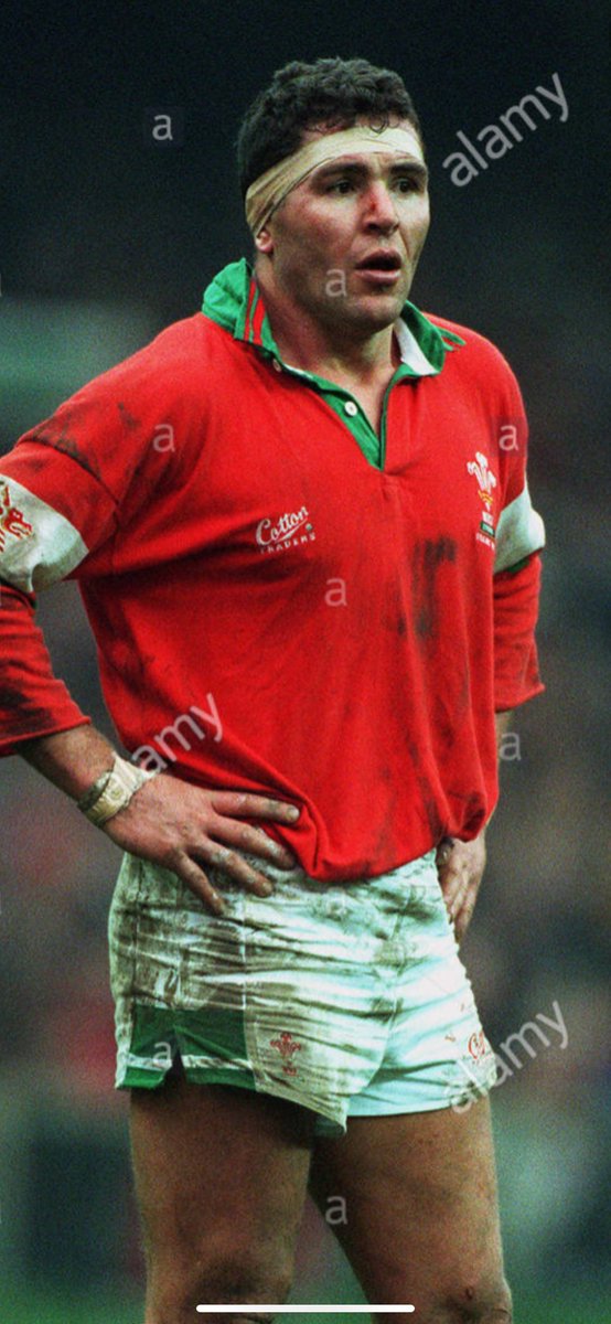 darrenowen01's tweet photo. Cheers @rickypest Post 4 rugby players who made you fall in love with the game or continue to make you love the game. Mine are below in pictures . I nominate @eirwynjc @DWO6 @chrisbrong @Dan_kenny https://t.co/3PRLQsY6uW I nominate @PeteCurnow @DavidOwen10 @riowen_ors @Iowz9 https://t.co/Odn4YuOSZE