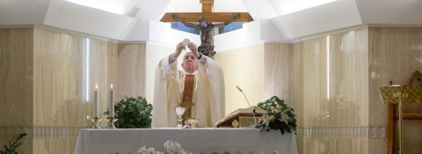 Revista_VN's tweet photo. 👉El papa Francisco desvela 3️⃣ amenazas que dividen a la Iglesia: 

✅Dinero
✅Vanidad 
✅Habladurías 

https://t.co/0tTDnC5fYX 

#HomiliaSantaMarta https://t.co/6FdICvKCWq