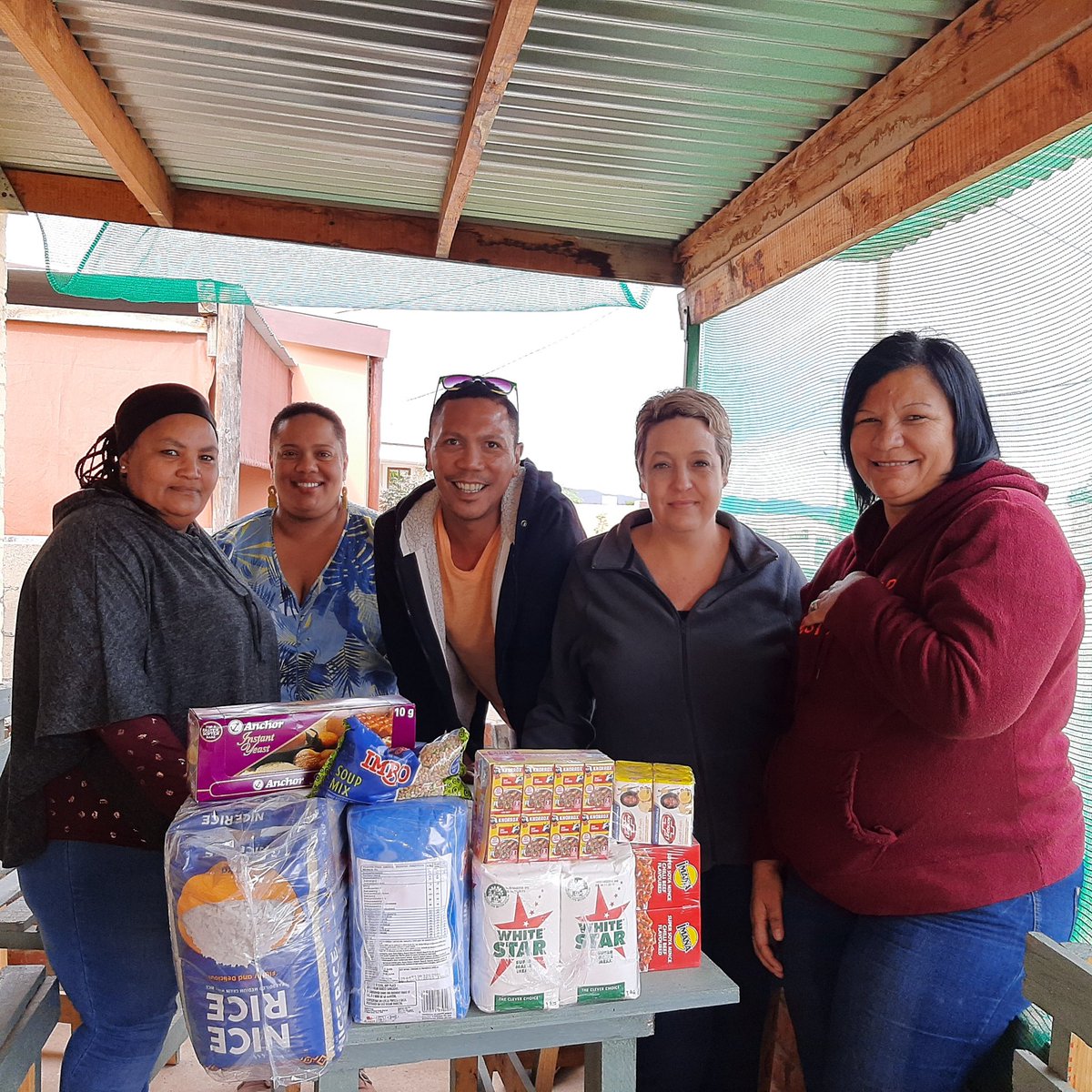 udleted's tweet image. Oudtshoorn Top Model Academy: Morning. Thanks to all regular &amp;amp; new donations- 65 hampers for Dept of Health 22 Apr 2020 @morninglive
@etvNewsSA @LeanneManas
@DAYoungLeaders
@alanwinde @PatriciaDeLille @FashionForceSA @Brand_SA
Rodney
Cell 0796178511 (Whatsup)