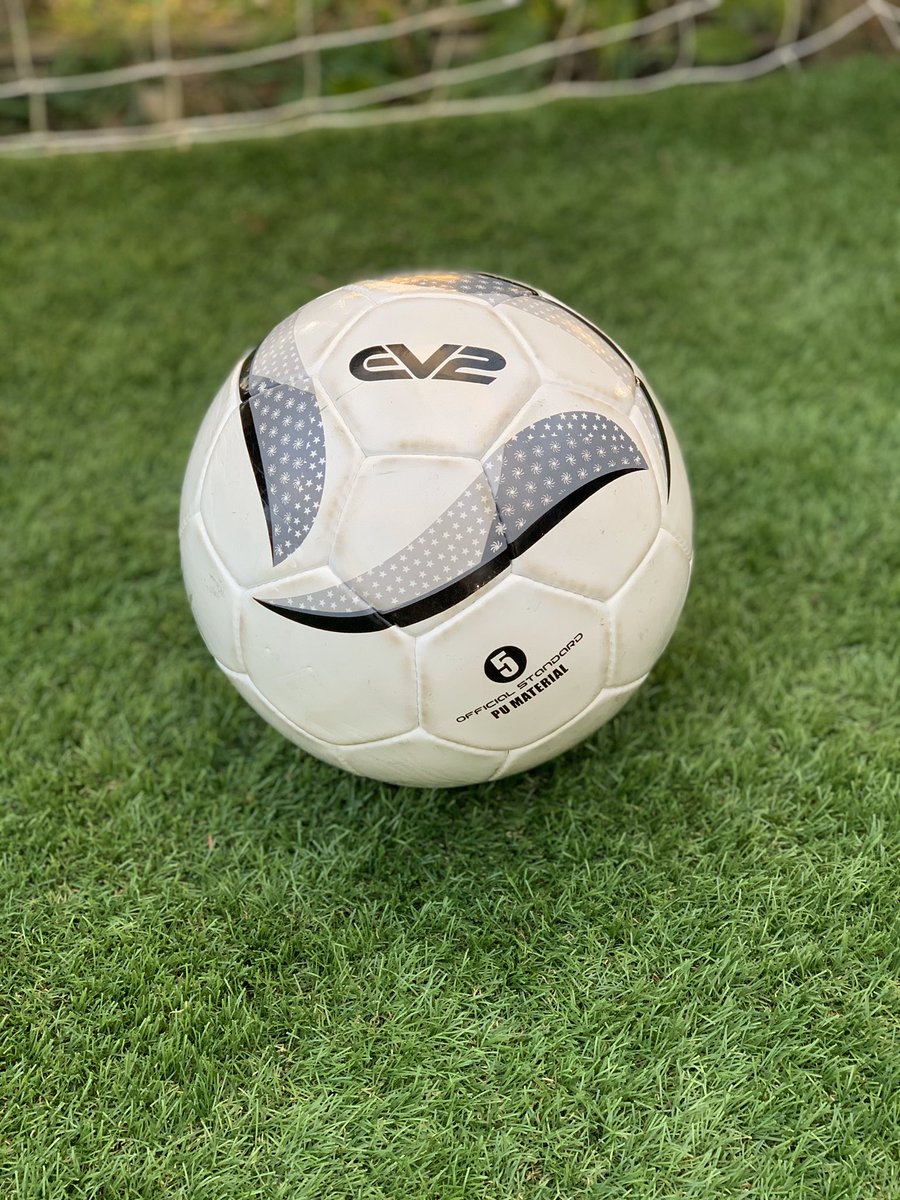 FourexGroup's tweet image. 🚨🚨GIVEAWAY DAY!! 🚨🚨Size 4 or 5 Balls! 5 free balls to GIVE to our excellent customers! RT, Follow and copy 3 clubs in! GOGOGO